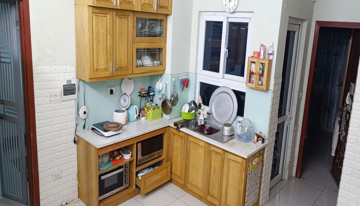 Cho thuê nhà ngõ 213 Phố Giáp Nhất, 5 tầng, 43m2, 4 ngủ, 16 Triệu